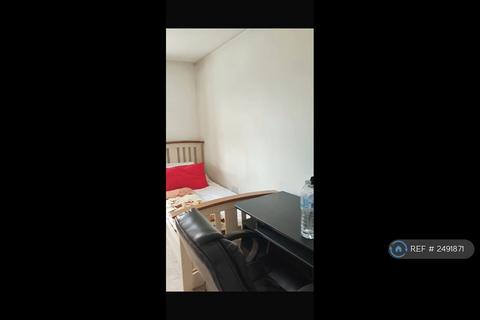 3 bedroom end of terrace house to rent, Basingstoke, Hampshire, RG24