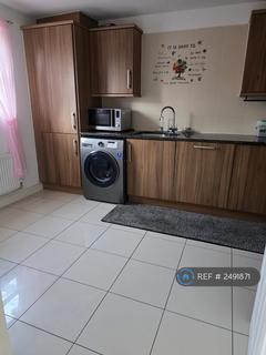 3 bedroom end of terrace house to rent, Basingstoke, Hampshire, RG24