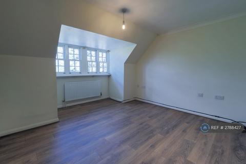 2 bedroom flat to rent, Wheatstone Close, Slough, SL3