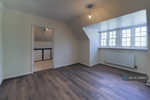 2 bedroom flat to rent, Wheatstone Close, Slough, SL3