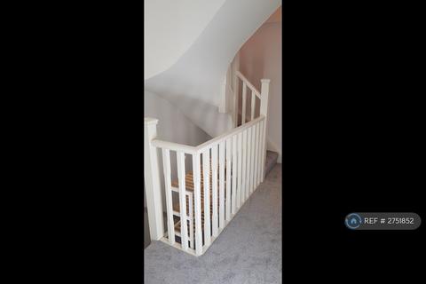 2 bedroom maisonette to rent, Bruce Castle Road, London, N17