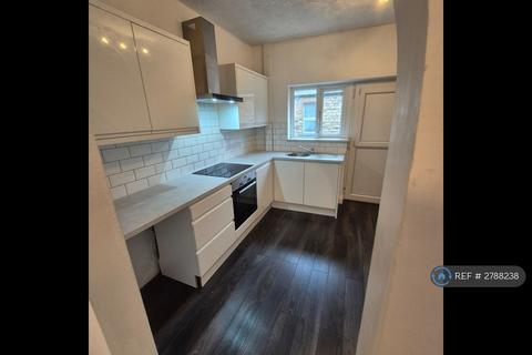 2 bedroom terraced house to rent, Vernon St, Ashton-Under-Lyne, OL5