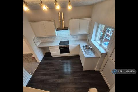 2 bedroom terraced house to rent, Vernon St, Ashton-Under-Lyne, OL5