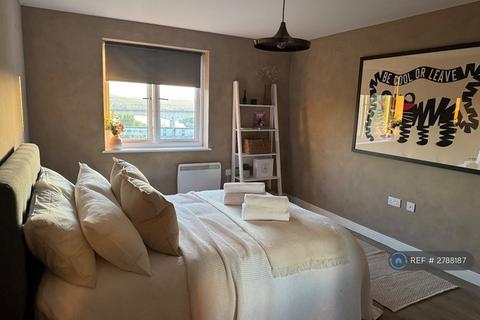 undefined, Worsdell Drive, Gateshead, NE8