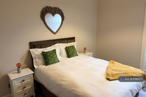 undefined, Hyndland, Glasgow, G12