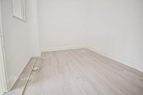 3 bedroom semi-detached house to rent, City Way Rochester ME1