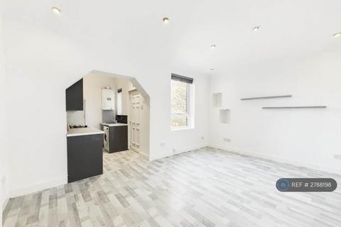 undefined, Stevenston St, Motherwell, ML1