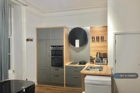 2 bedroom flat to rent, Gloucester Crescent, London, NW1