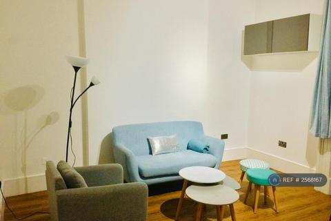 2 bedroom flat to rent, Gloucester Crescent, London, NW1