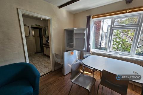 undefined, Elizabeth Way, Cambridge, CB4