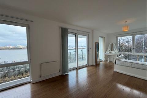 3 bedroom flat to rent, Olympian Way, London SE10