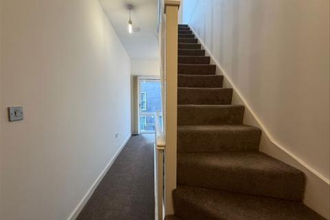 3 bedroom flat to rent, Olympian Way, London SE10