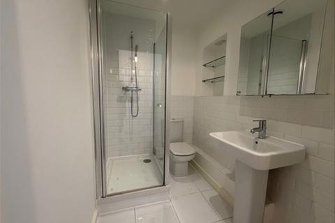 3 bedroom flat to rent, Olympian Way, London SE10