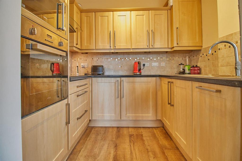 Fitted kitchen