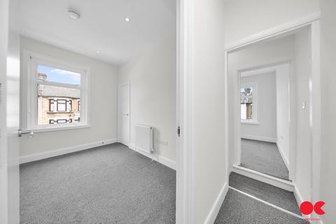 5 bedroom end of terrace house to rent, Sedgwick Road, Leyton E10