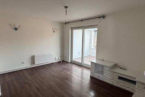 undefined, Pettingrew Close, Walnut Tree, Milton Keynes, MK7