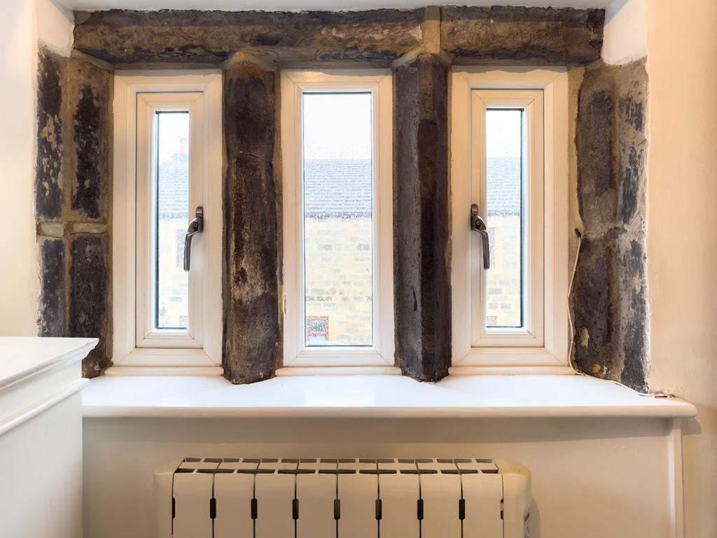 Mullion windows bedroom 2