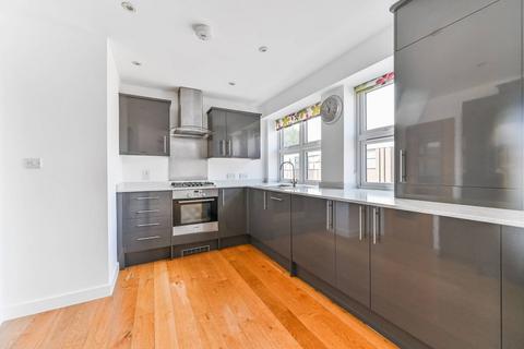 2 bedroom flat to rent, Aspen Court,, Sutton, SM1