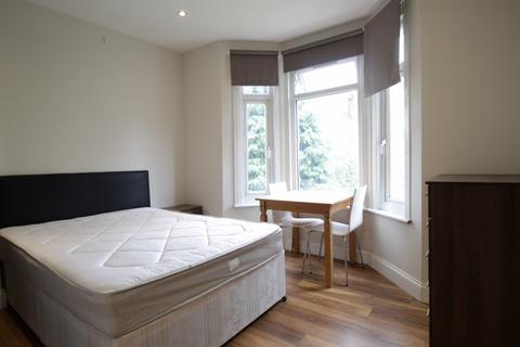 undefined, Lampton Road, Hounslow, Middlesex, TW3