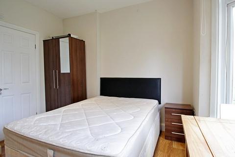 undefined, Lampton Road, Hounslow, Middlesex, TW3