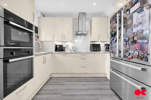 4 bedroom terraced house for sale, Glenwood Avenue, Rainham RM13