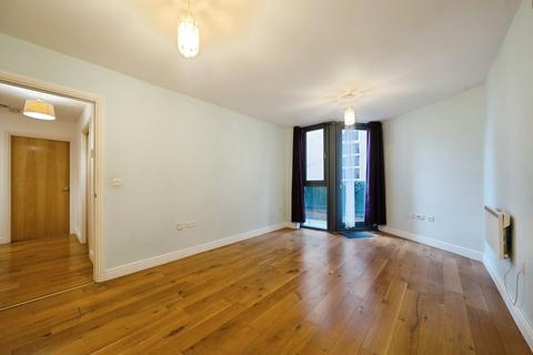 2 bedroom apartment for sale, Highfield Road, Feltham TW13