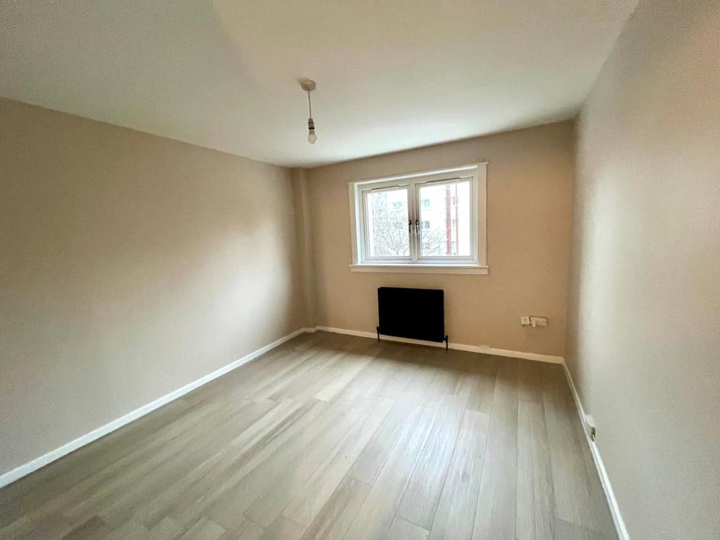 Second bedroom 2