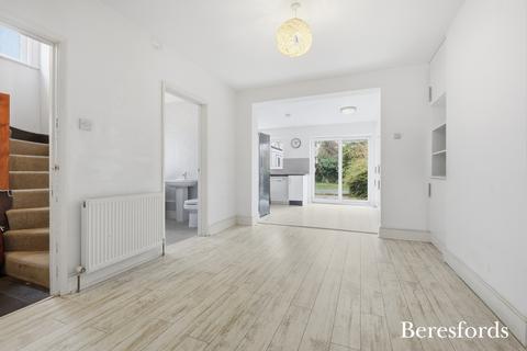 4 bedroom semi-detached house for sale, Sunnyside Gardens, Upminster, RM14