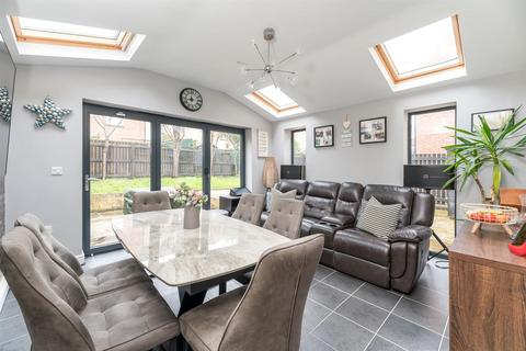 4 bedroom detached house for sale, Marriner Close, Otley LS21