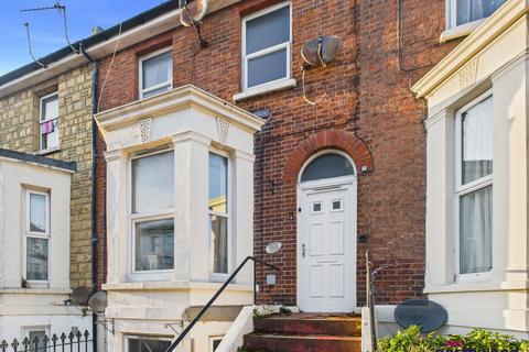 2 bedroom flat to rent, Langney Road, Town Centre, Eastbourne, BN21