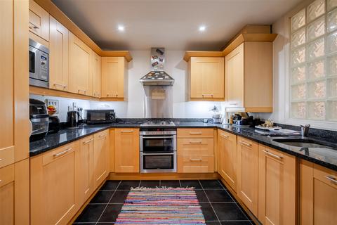 2 bedroom apartment for sale, Ladywood Grange, Sunningdale