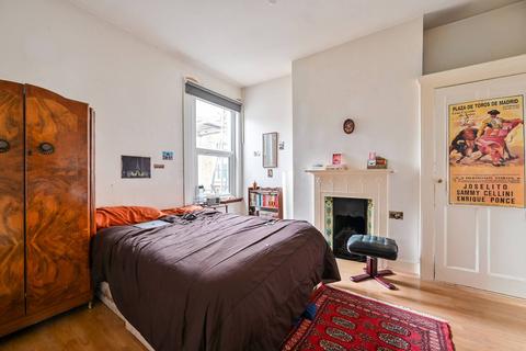 3 bedroom flat to rent, Kinsale Road, Peckham Rye, London, SE15