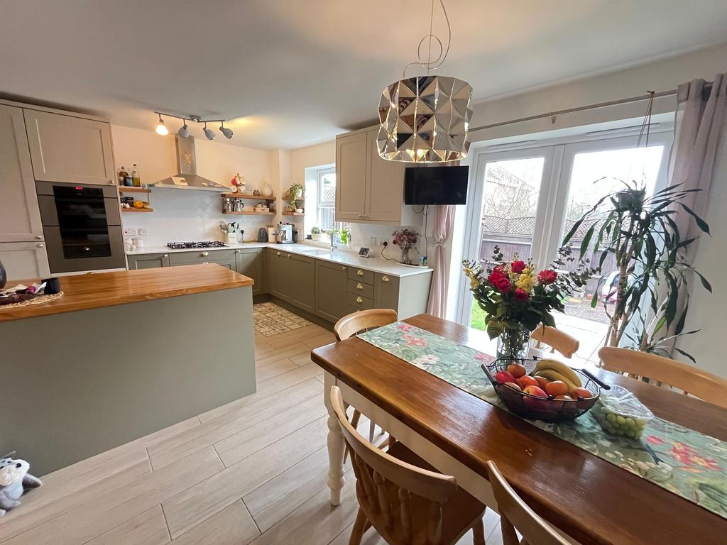 Kitchen / Diner