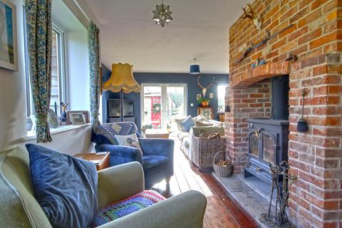 3 bedroom semi-detached house for sale, Bashley Common Road, New Milton, BH25