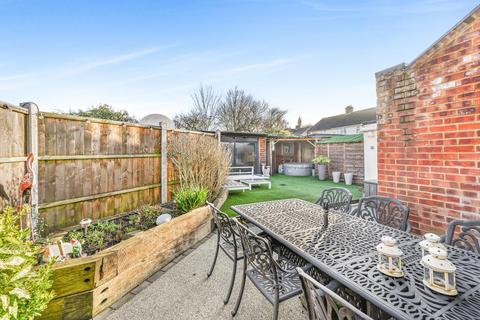 4 bedroom semi-detached house for sale, Old Croft Close, Good Easter, Chelmsford