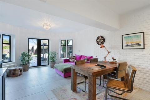 5 bedroom detached house for sale, Hollymead Road, Chipstead,