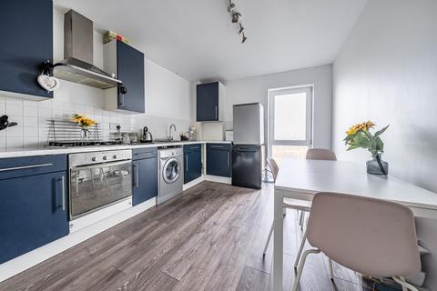 2 bedroom flat for sale, Chelmer Apartments, North Crockerford, Basildon, SS16