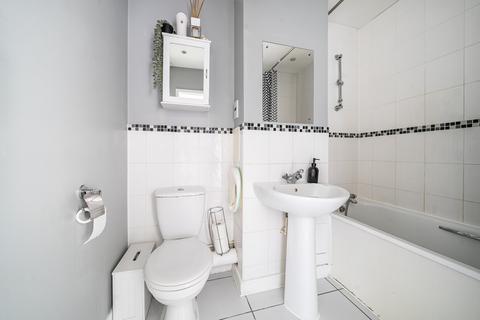 2 bedroom flat for sale, Chelmer Apartments, North Crockerford, Basildon, SS16