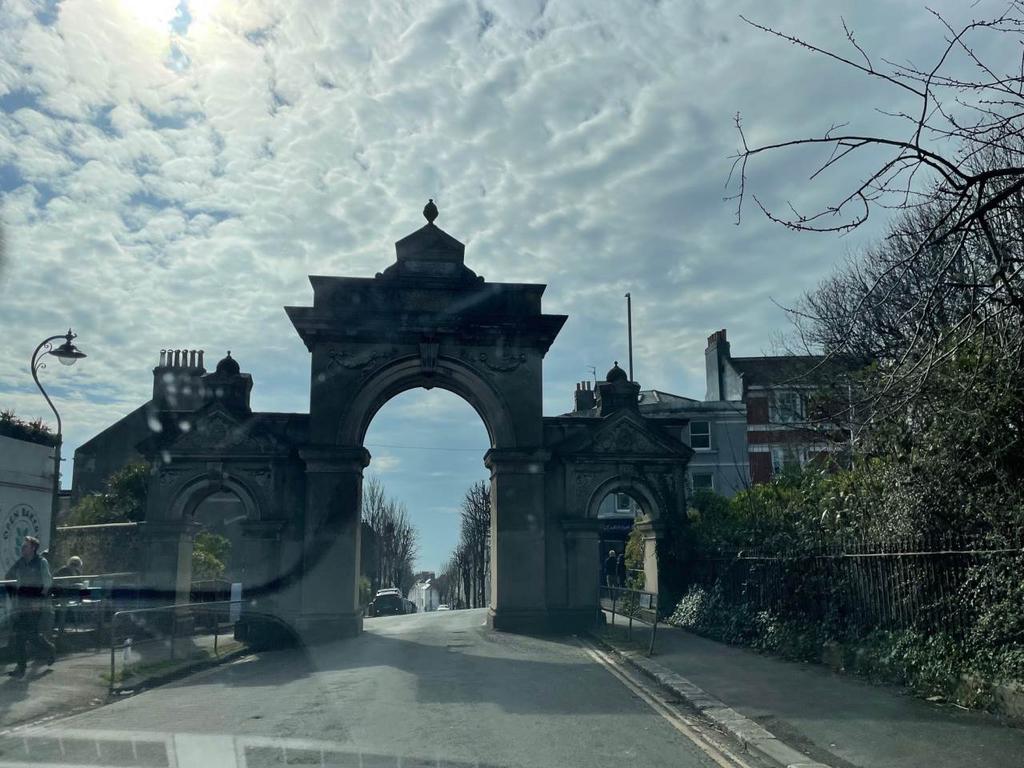 Queens Park Archway