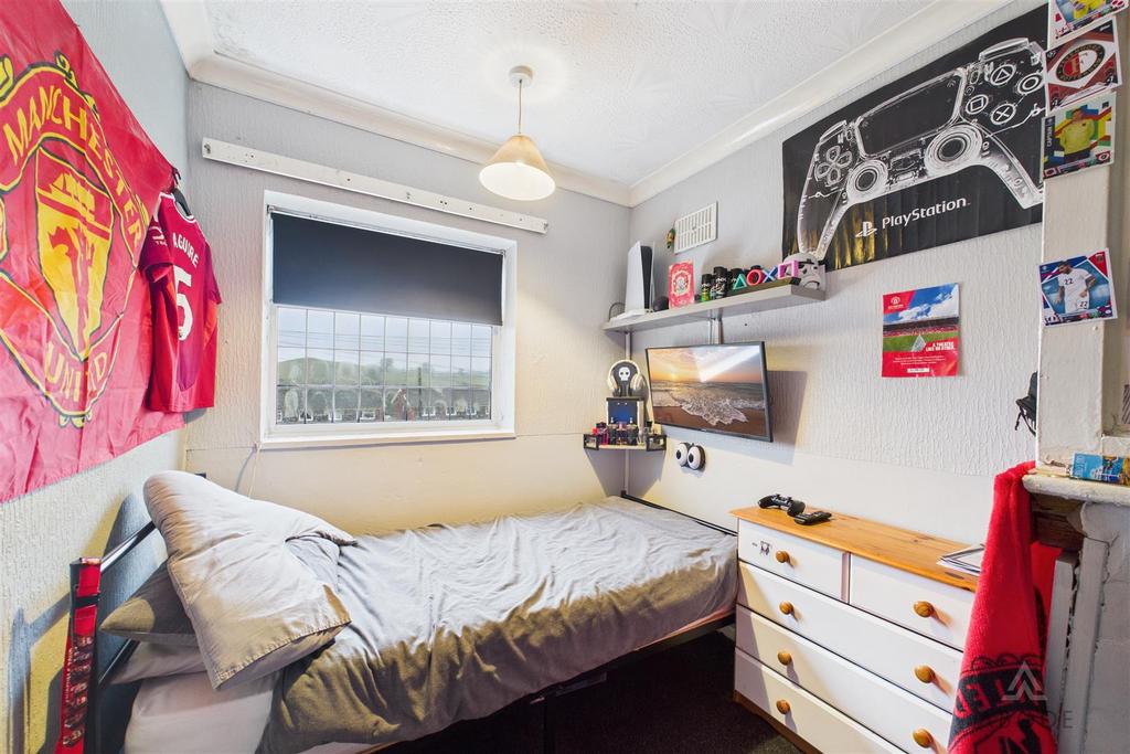 CAM03790 G0-PR0121-STILL019.jpg