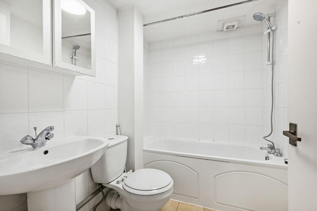 Ensuite Bathroom/ W.C.