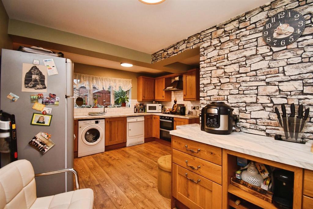 Kitchen / breakfast room