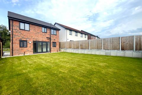 4 bedroom detached house to rent, Pace Close, Fulwood PR3