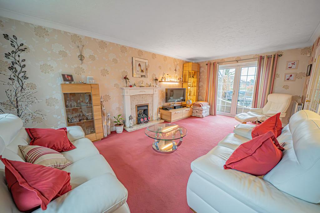 House in Solihull, Kineton Green - View 6