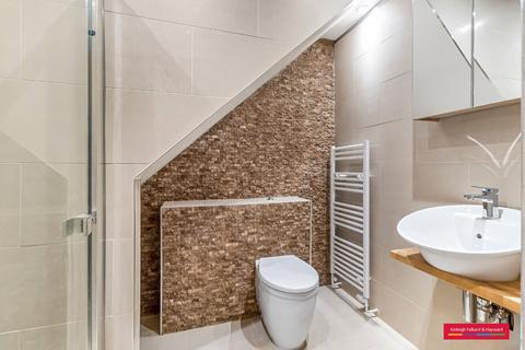 undefined, Highwood Avenue, London, N12