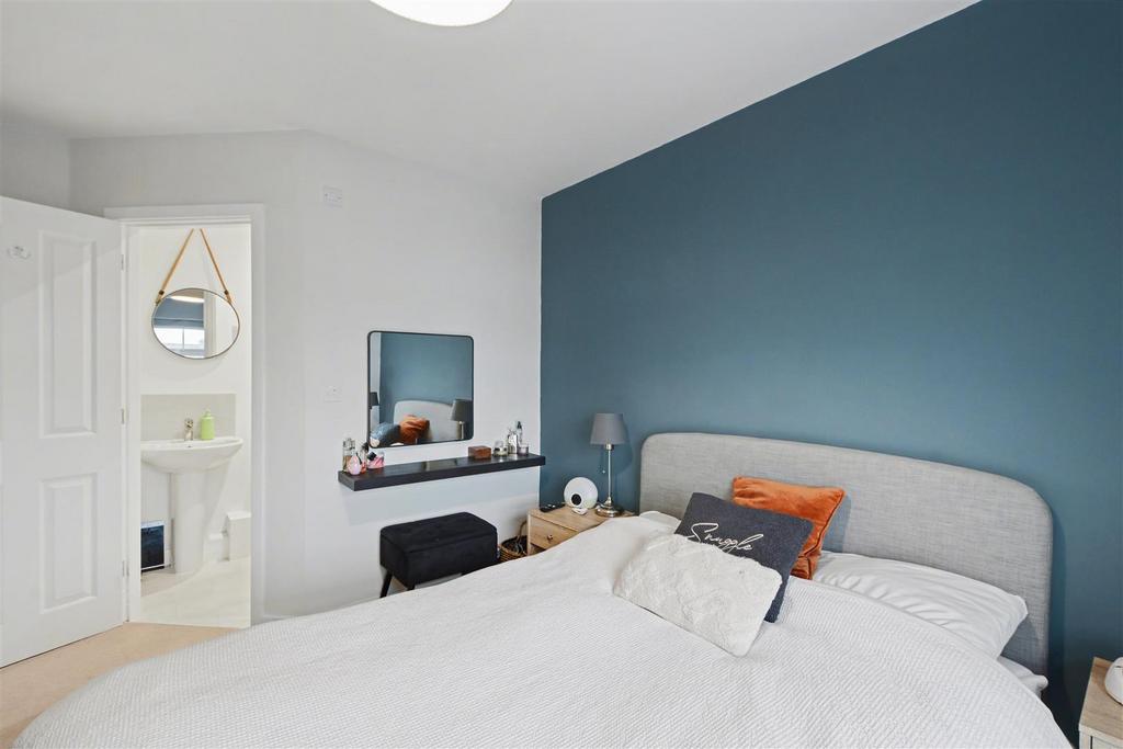 Bedroom 1 3.jpeg