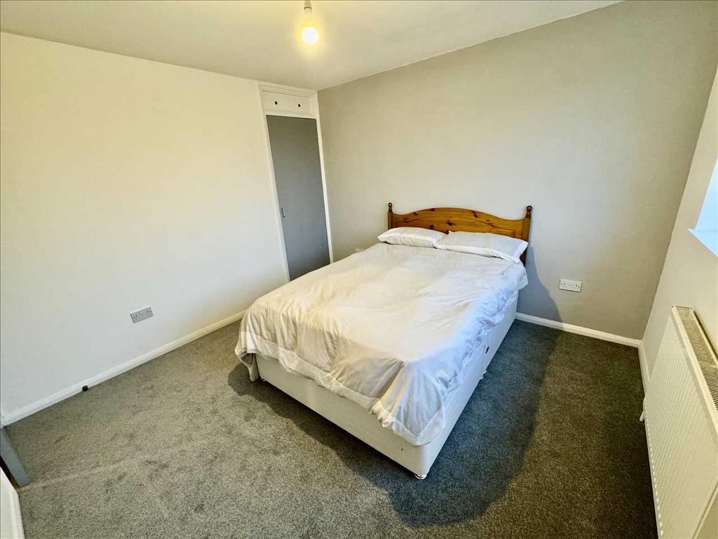BEDROOM 2   (Rear)