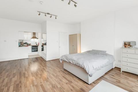 Studio to rent, Parsifal Road, West Hampstead, NW6