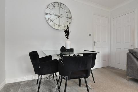 2 bedroom end of terrace house for sale, Scott Drive, Wickford SS12