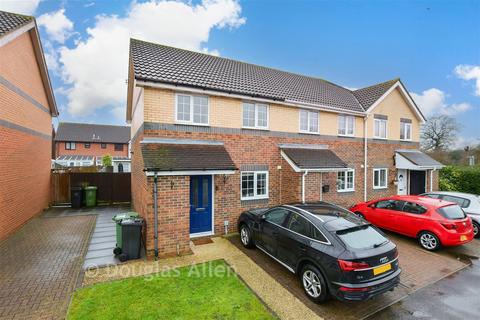 2 bedroom end of terrace house for sale, Scott Drive, Wickford SS12
